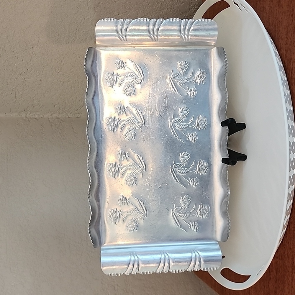 VINTAGE FARBER & SHLEVIN HAND WROUGHT ROSES ALUMINUM TRAY SCALLOPED EDGE